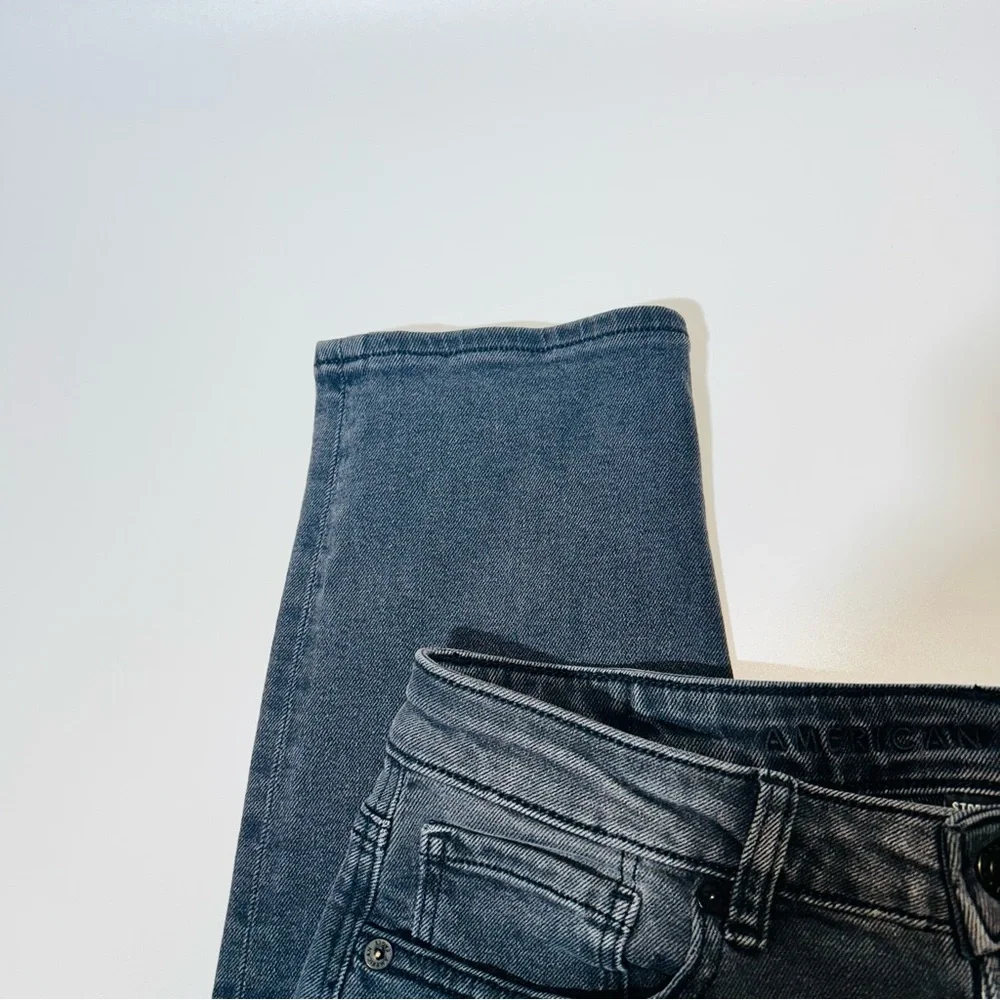 American Eagle Outfitters jeans Mom jeans high rise jeans gray women size 6